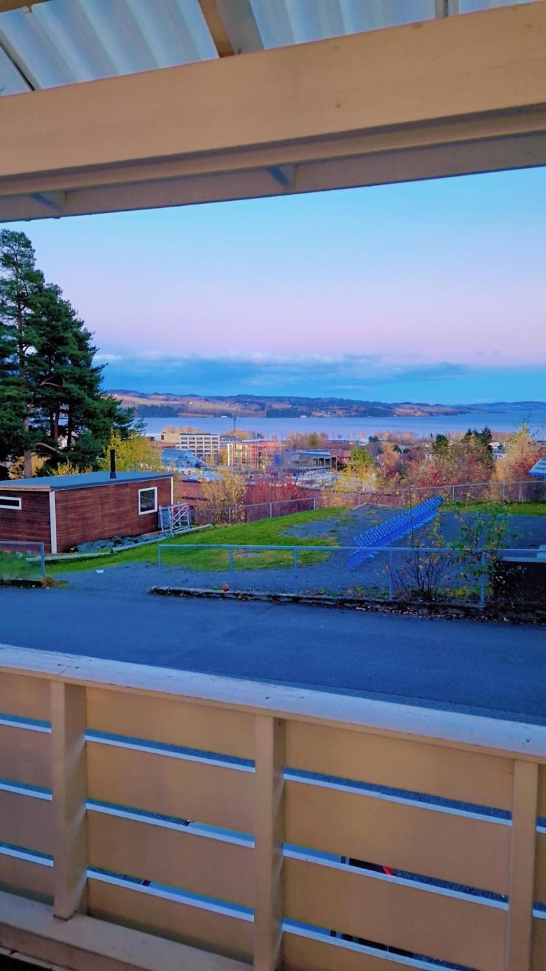 Room In Handsome Haven House Gjøvik Dış mekan fotoğraf