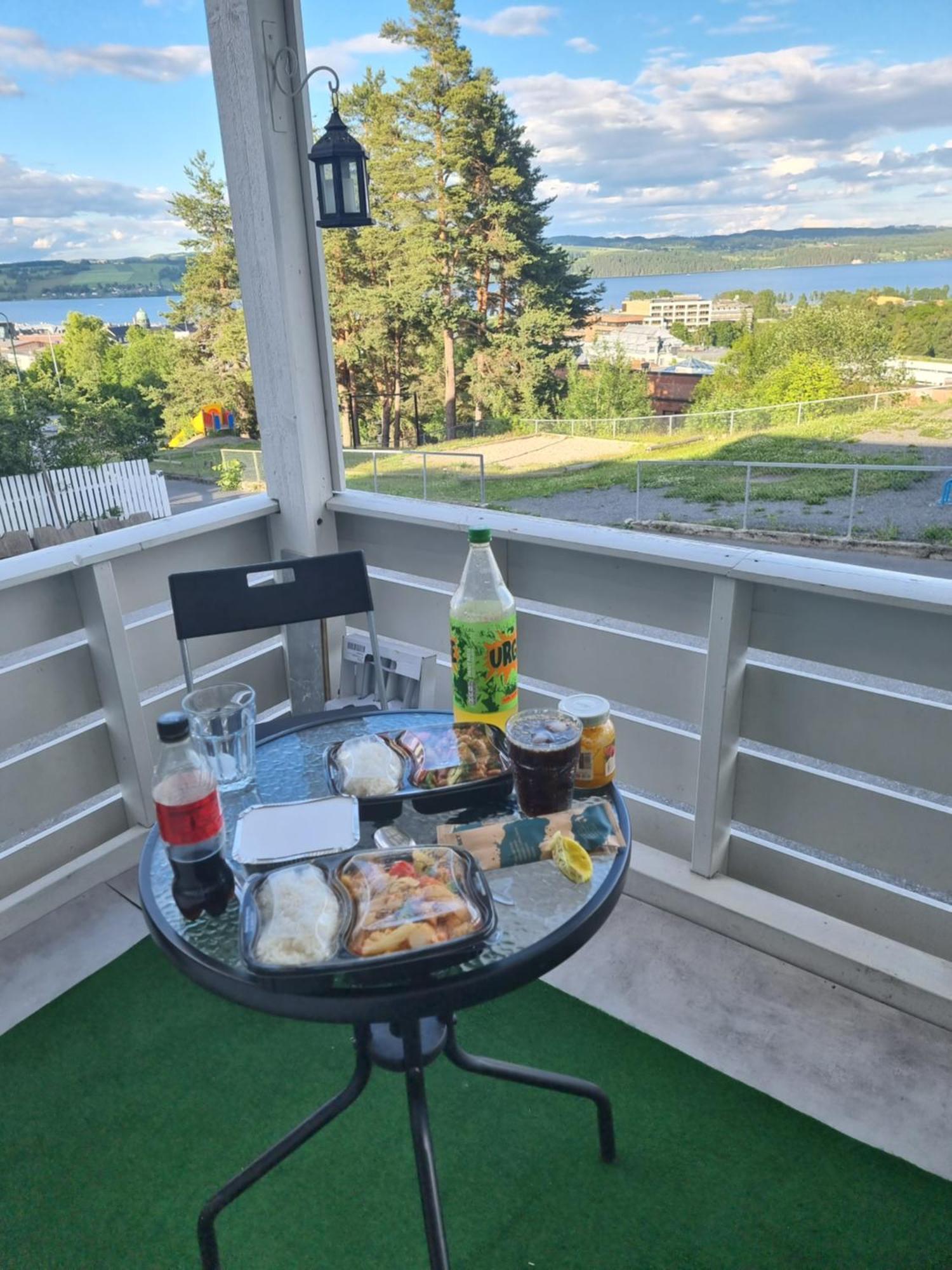 Room In Handsome Haven House Gjøvik Dış mekan fotoğraf